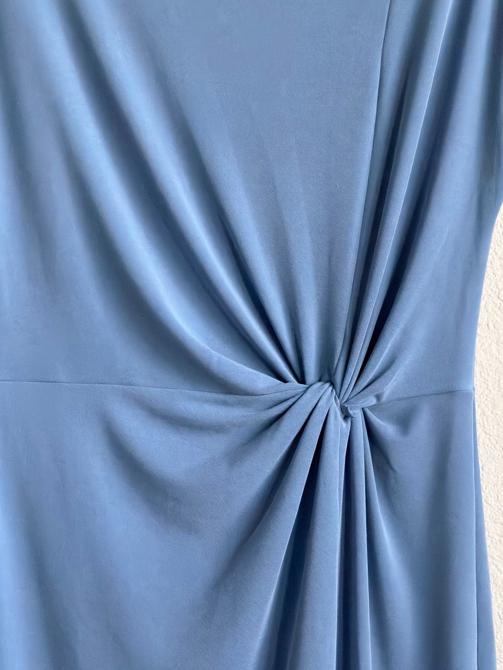 Blue Twist Front Midi Dress
Size Small - Picture 4 of 9